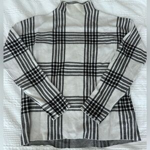 Tahari Black and White Knit Sweater